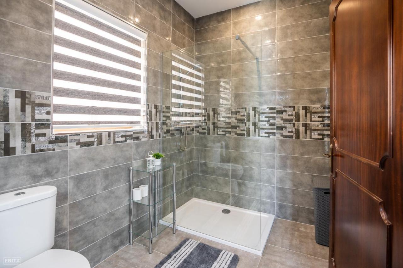 Close To Airport - Private Room With Private Bathroom Adults Only Gudja Exterior photo