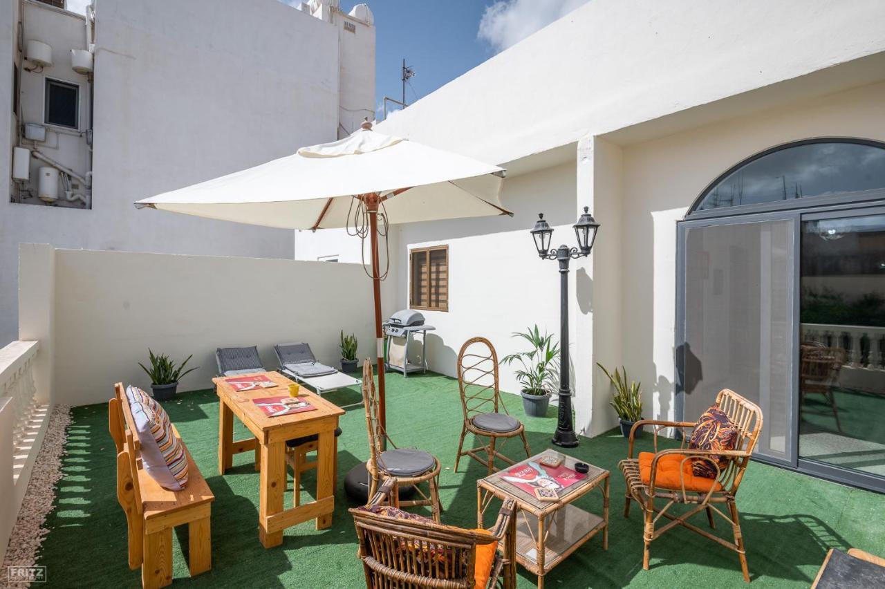 Close To Airport - Private Room With Private Bathroom Adults Only Gudja Exterior photo